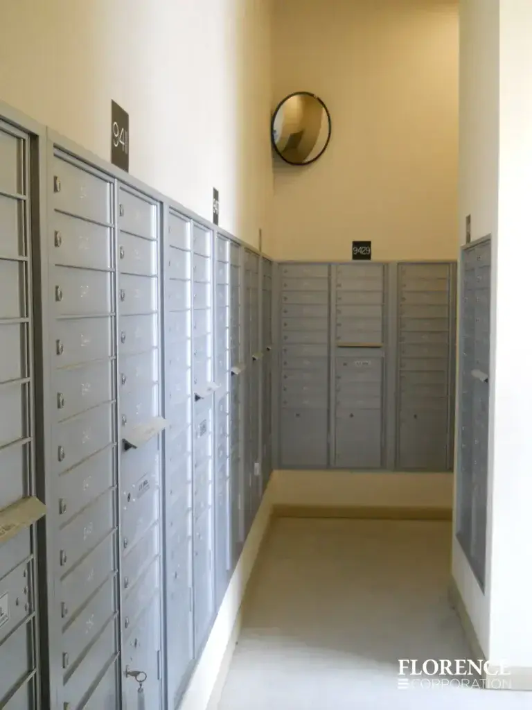 Recessed mount versatile™ 4C mailboxes in silver speck